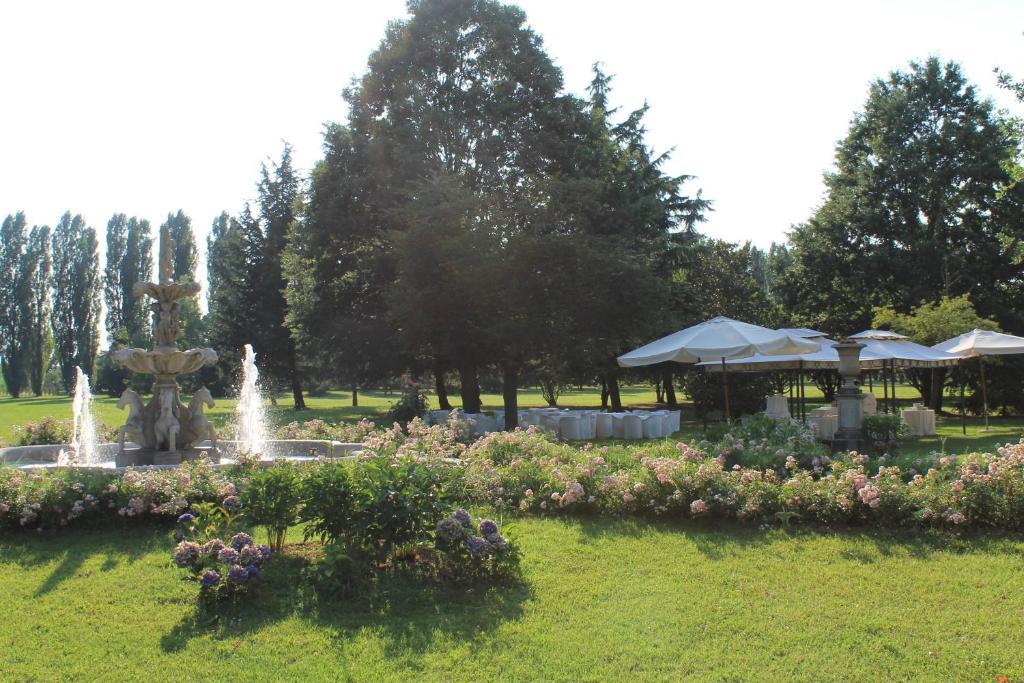 Villa Belvedere 1849 Misano di Gera dʼAdda Eksteriør billede